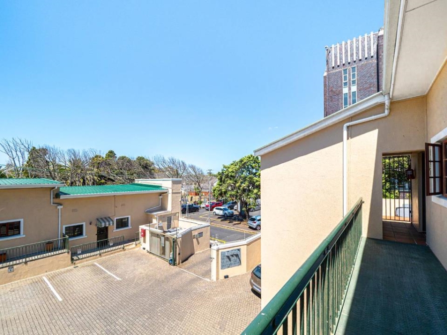 To Let 2 Bedroom Property for Rent in Wynberg Upper Western Cape